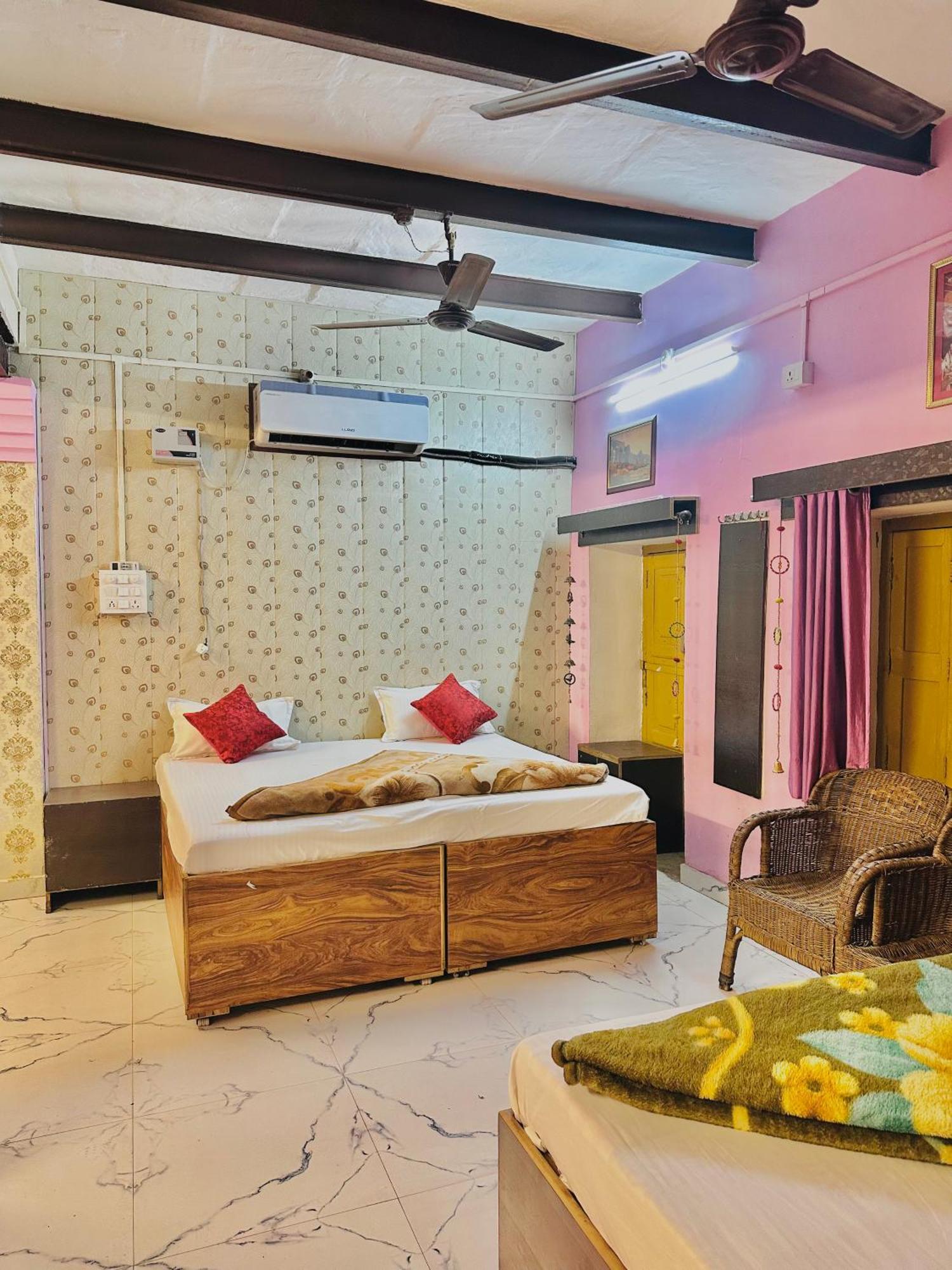 Home Stay Suraj Inn Varanasi Exterior foto