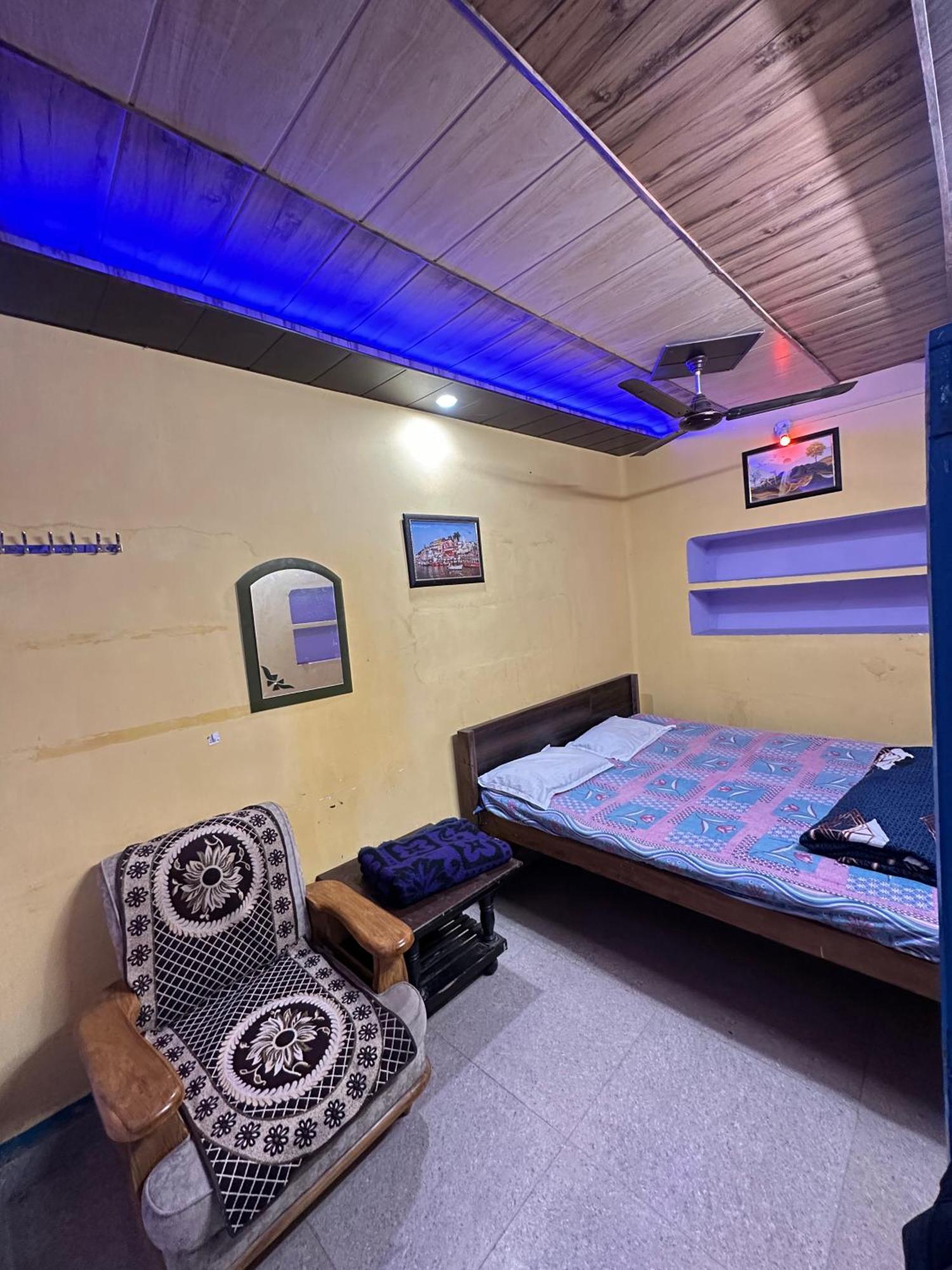 Home Stay Suraj Inn Varanasi Exterior foto
